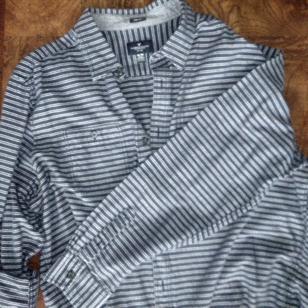 American Eagle Size XL Long-Sleeve Shirt
